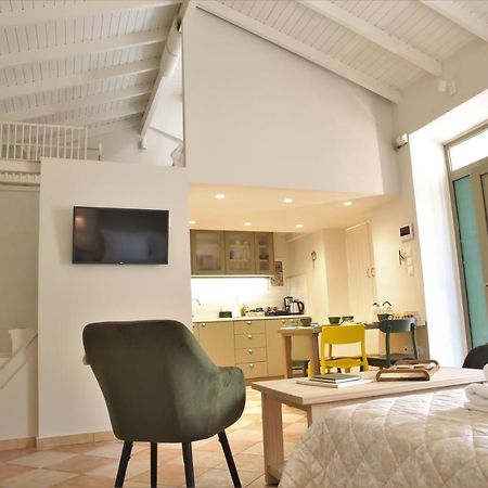 For4 Seasons Home 2 - By Avelink Spata  Luaran gambar