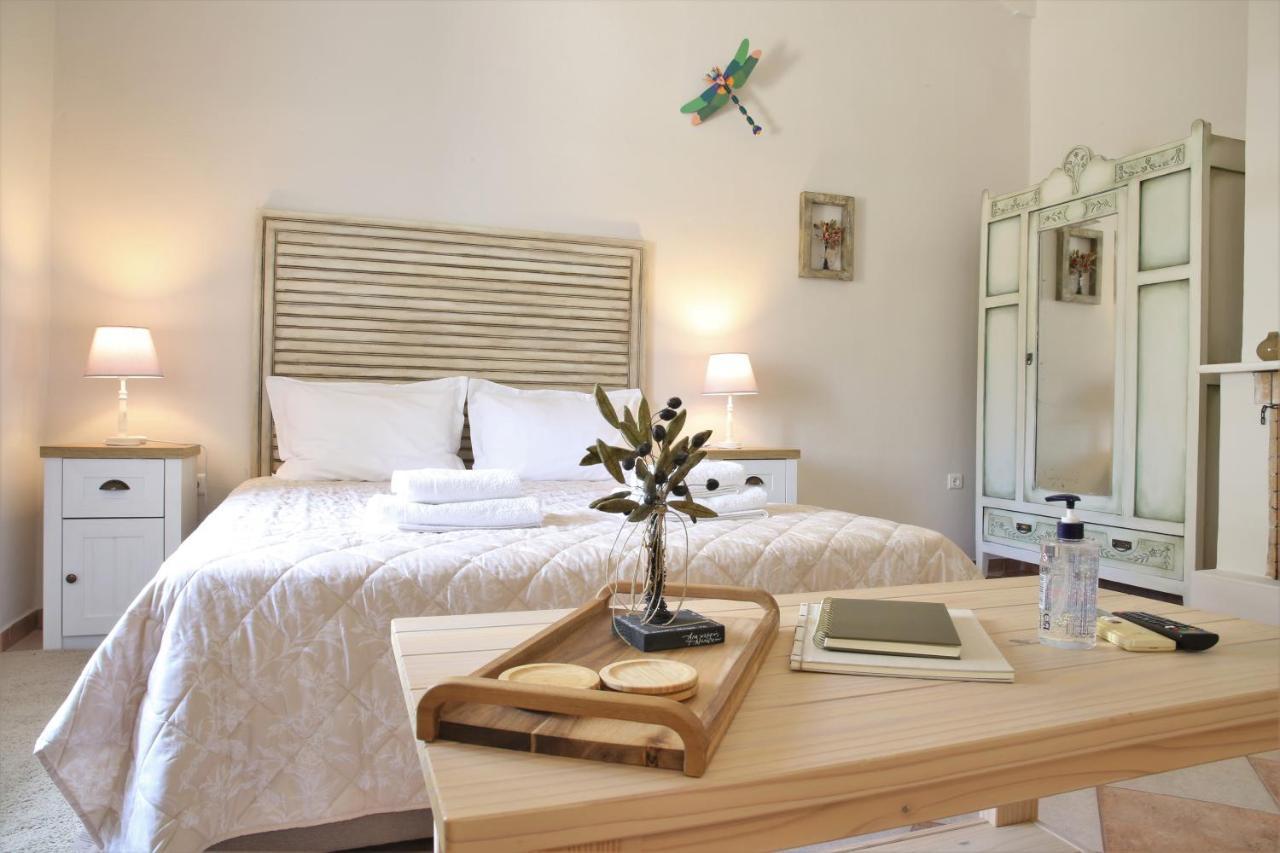For4 Seasons Home 2 - By Avelink Spata  Luaran gambar