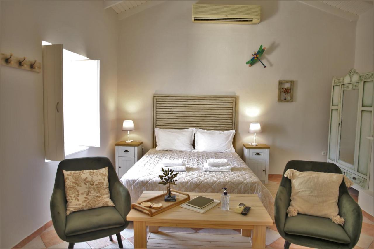 For4 Seasons Home 2 - By Avelink Spata  Luaran gambar