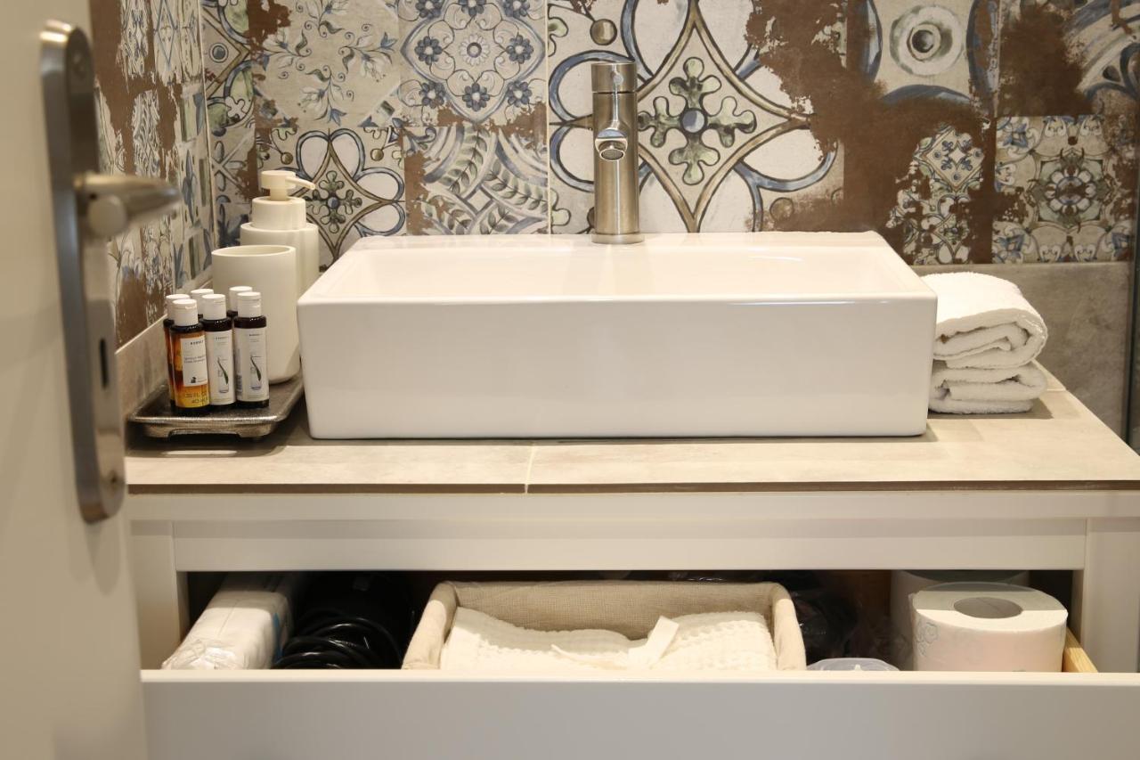 For4 Seasons Home 2 - By Avelink Spata  Luaran gambar