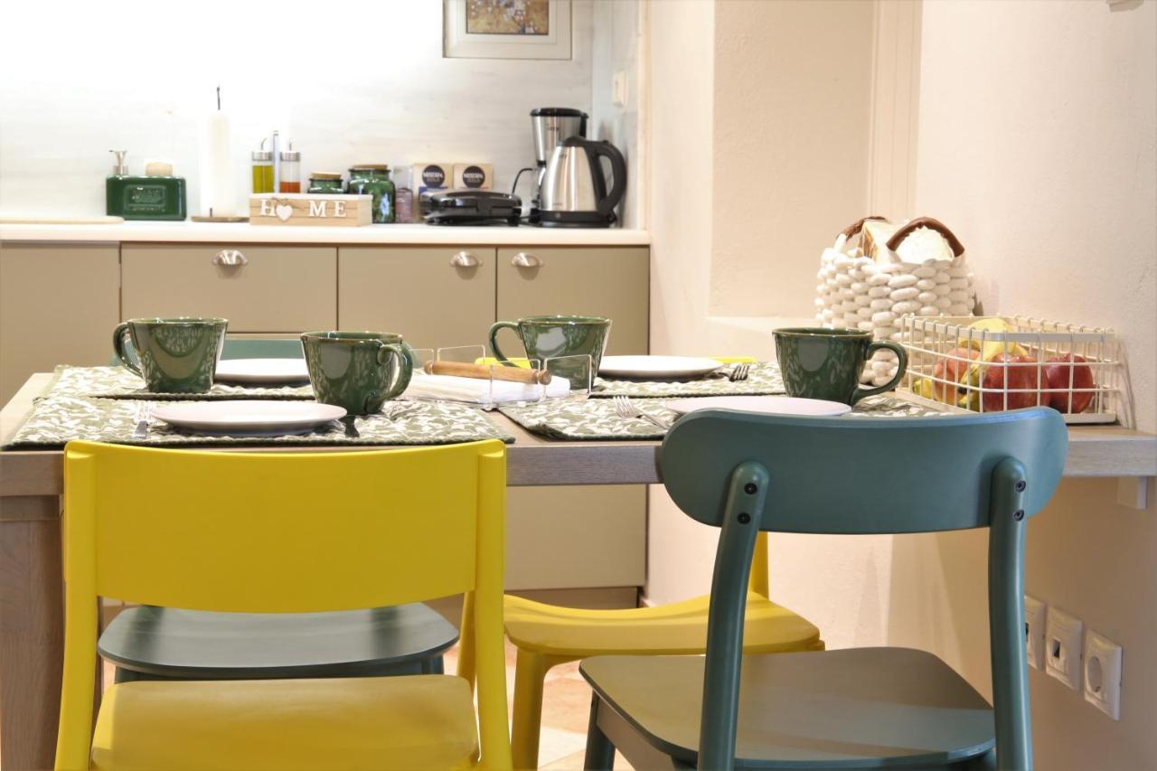 For4 Seasons Home 2 - By Avelink Spata  Luaran gambar