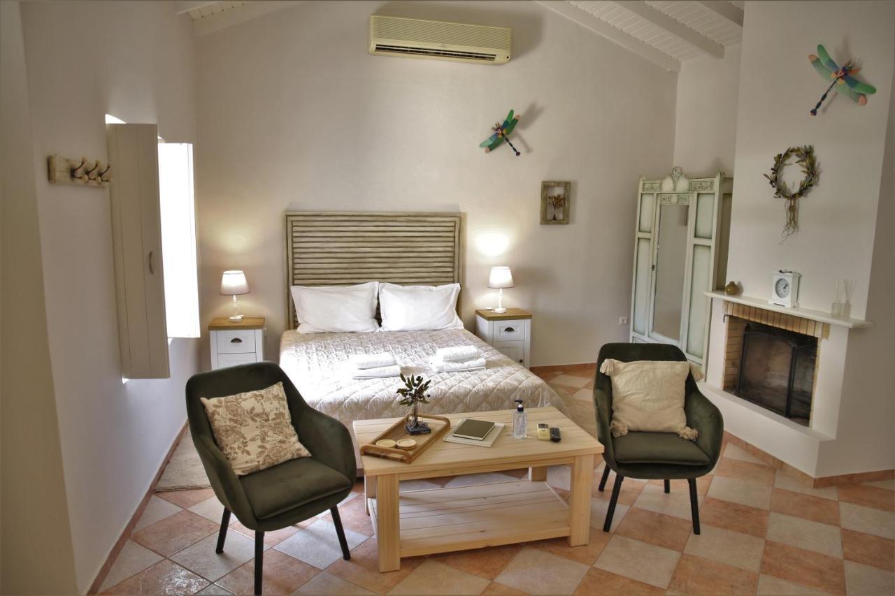For4 Seasons Home 2 - By Avelink Spata  Luaran gambar