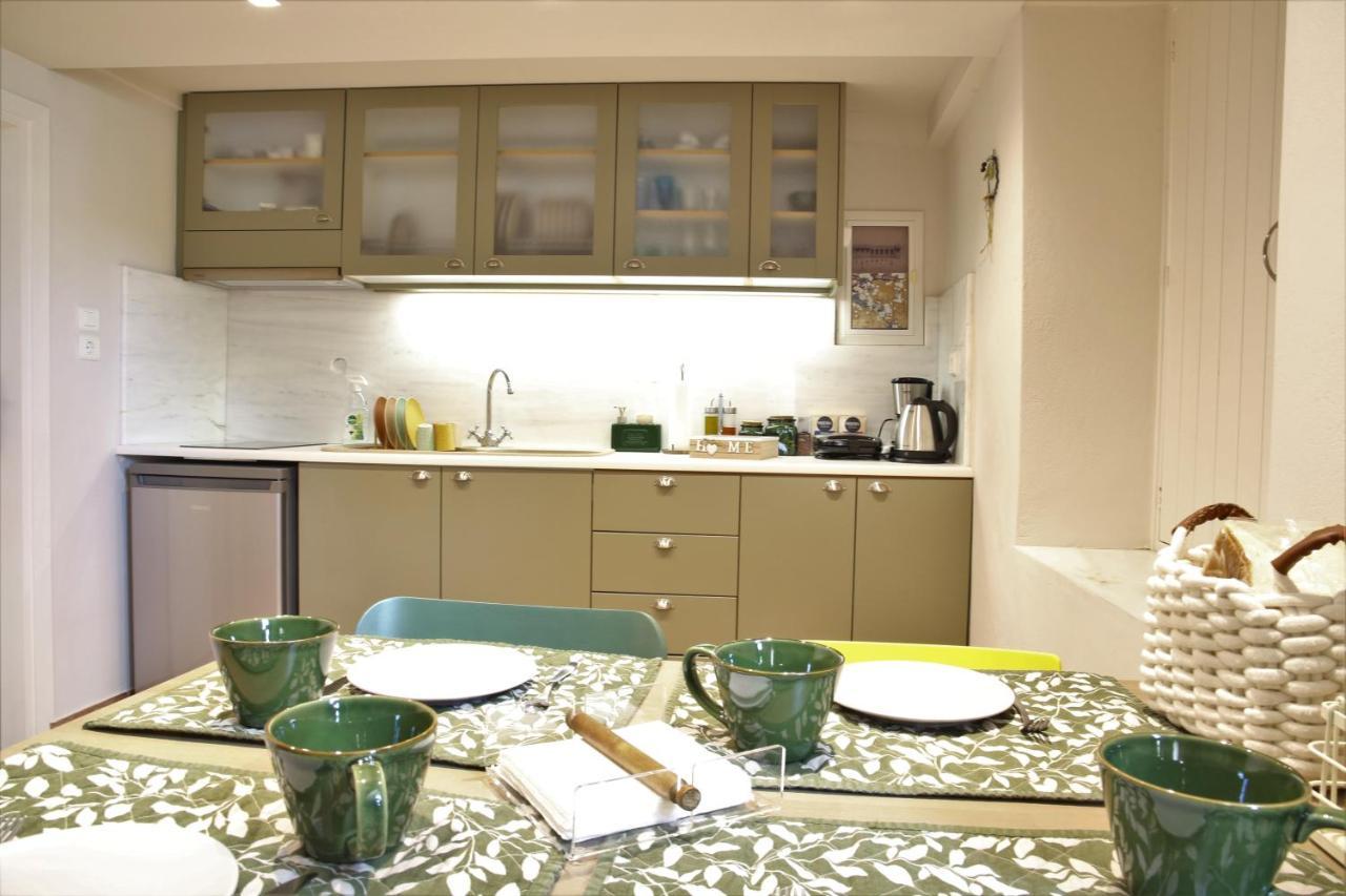 For4 Seasons Home 2 - By Avelink Spata  Luaran gambar